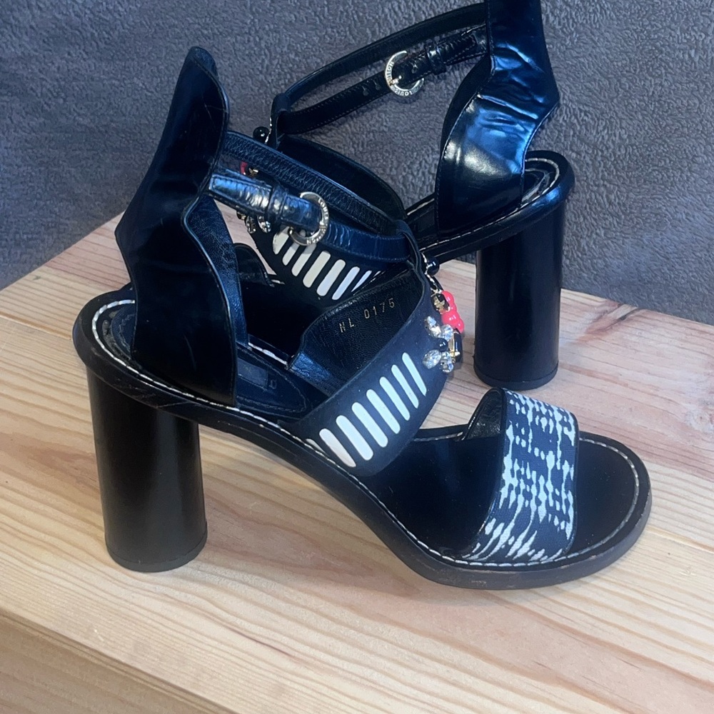 Louis Vuitton Embellished Suede and Leather Ankle Strap Sandals in Black Size 39 - Picture 5 of 11